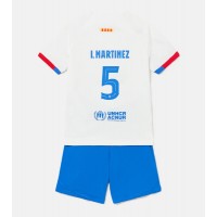 Otroški Nogometni dresi Barcelona Inigo Martinez #5 Gostujoči 2023-24 Kratek Rokav (+ Kratke hlače)